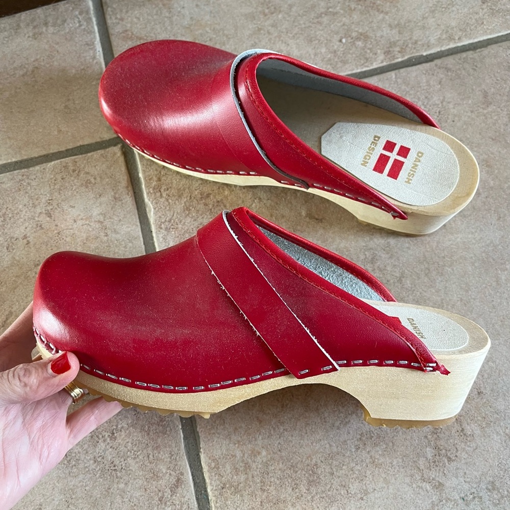 Danish design red women’s clogs size 40 or size 9 NEW!